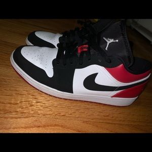 Air Jordan Low “ black toe “ 9/10 condo
